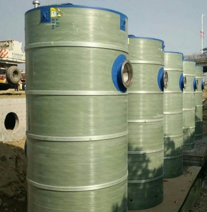 一體化預制泵站貨到現場進行回填